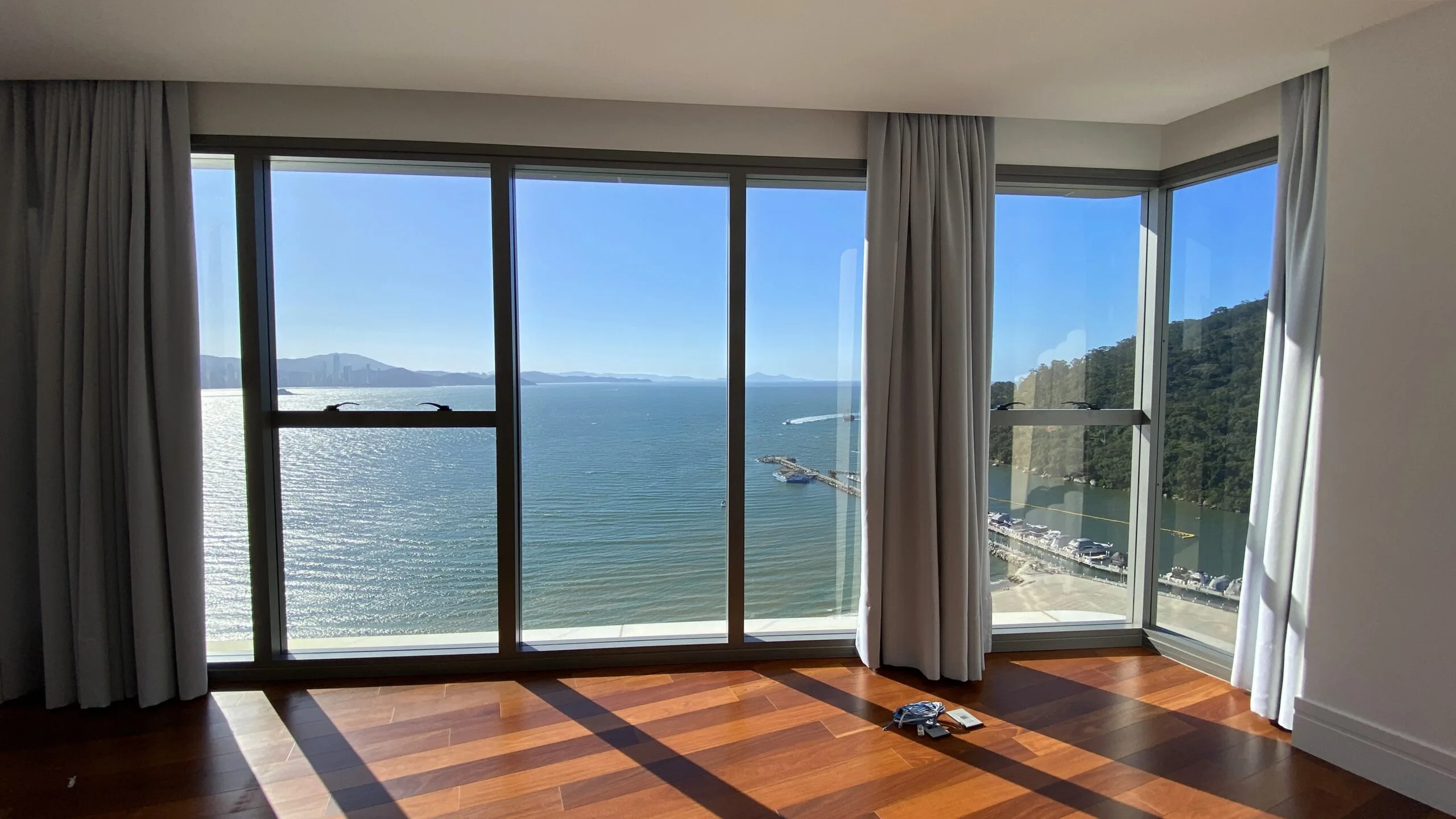 Pharos by Cechinel: Ultra-Luxury Oceanfront House in Avenida Atlântica