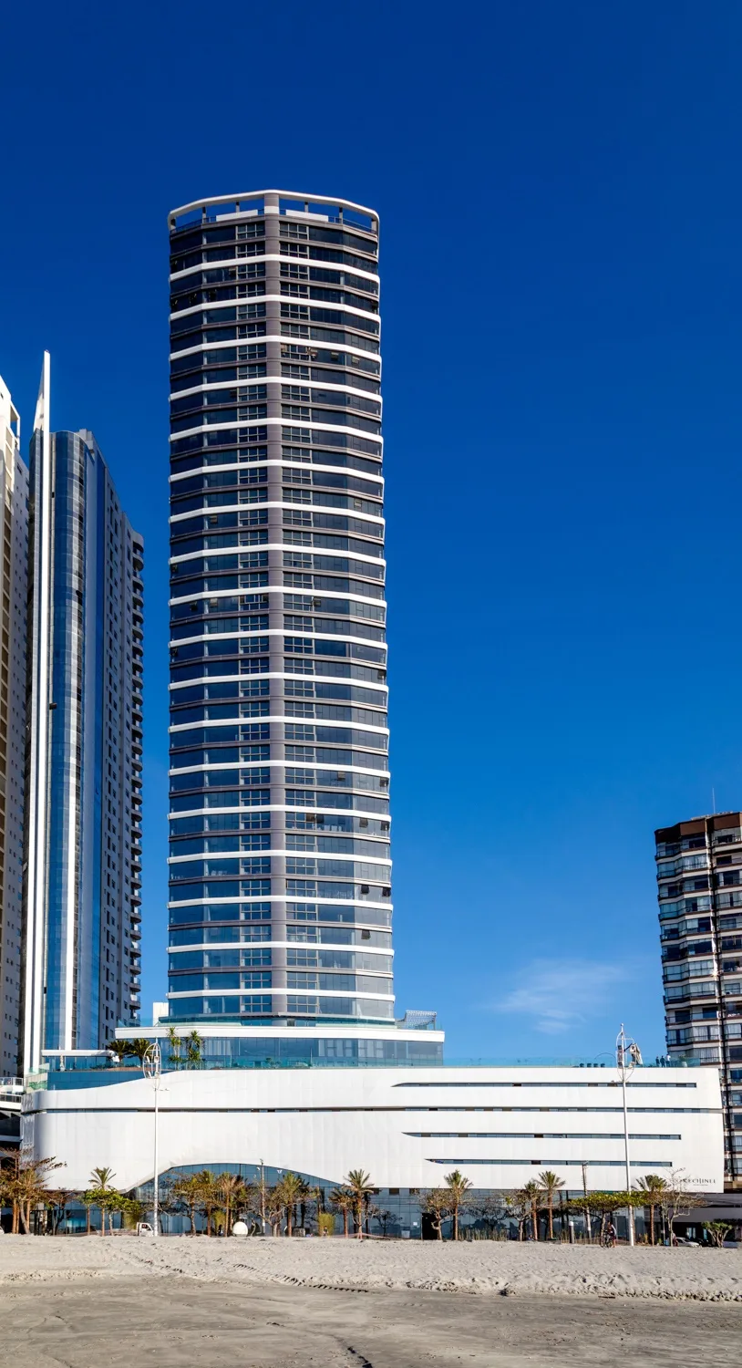 Pharos by Cechinel: Ultra-Luxury Oceanfront House in Avenida Atlântica