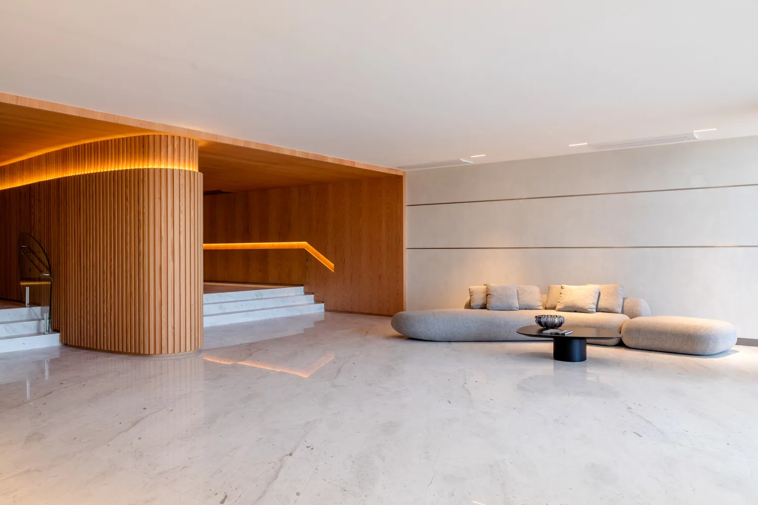 Pharos by Cechinel: Ultra-Luxury Oceanfront House in Avenida Atlântica