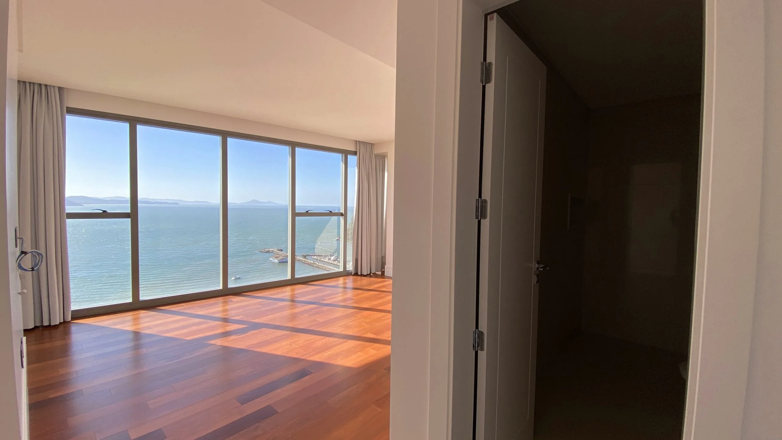 Pharos by Cechinel: Ultra-Luxury Oceanfront House in Avenida Atlântica