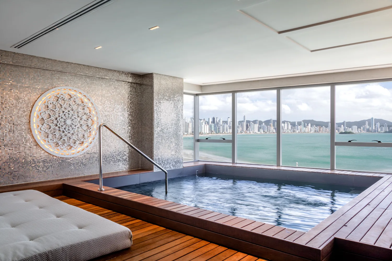 Pharos by Cechinel: Ultra-Luxury Oceanfront House in Avenida Atlântica