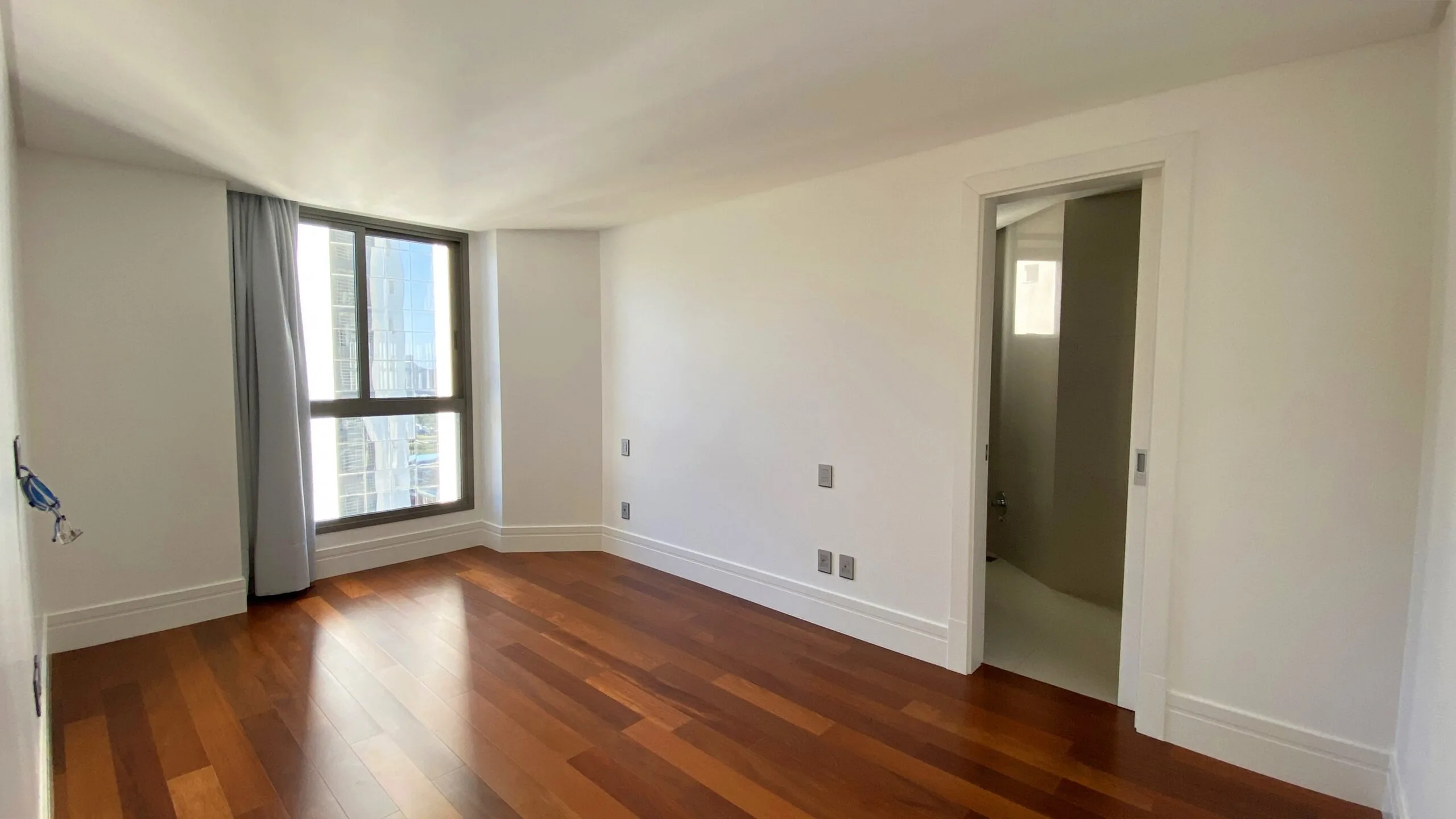 Pharos by Cechinel: Ultra-Luxury Oceanfront House in Avenida Atlântica