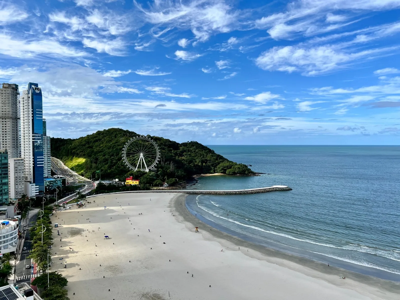 Splendido by Cechinel: Ultra-Luxury Oceanfront Residence in Centro