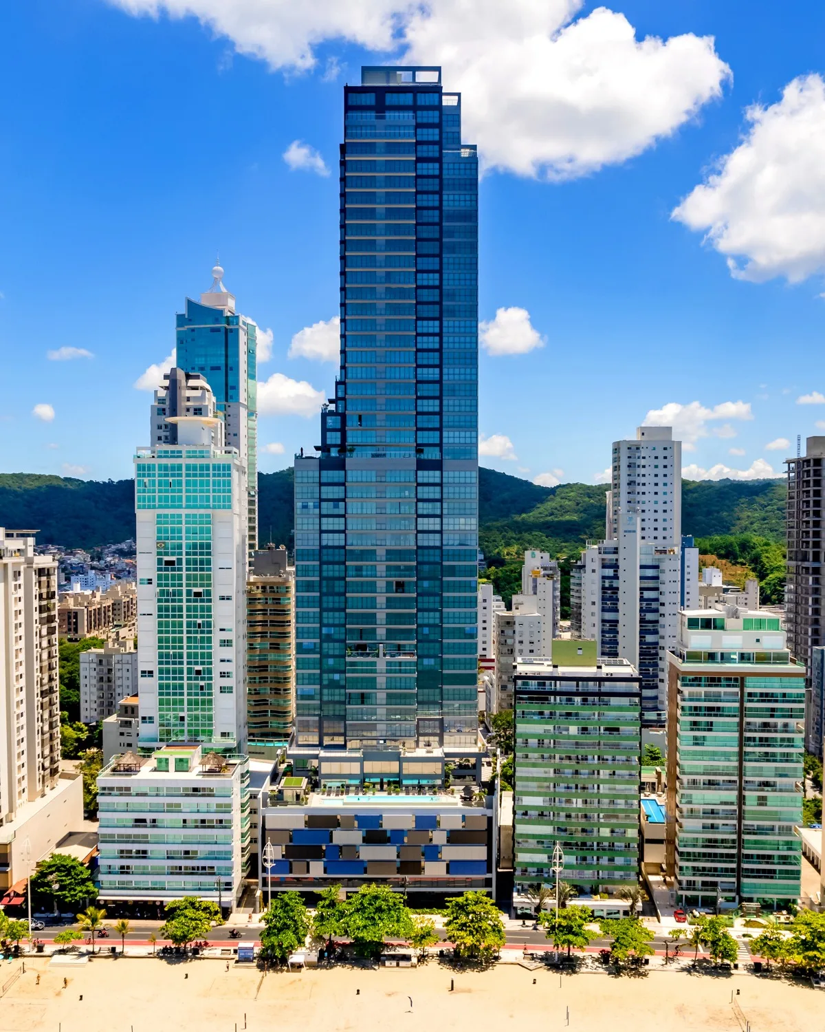 Splendido by Cechinel: Ultra-Luxury Oceanfront Residence in Centro