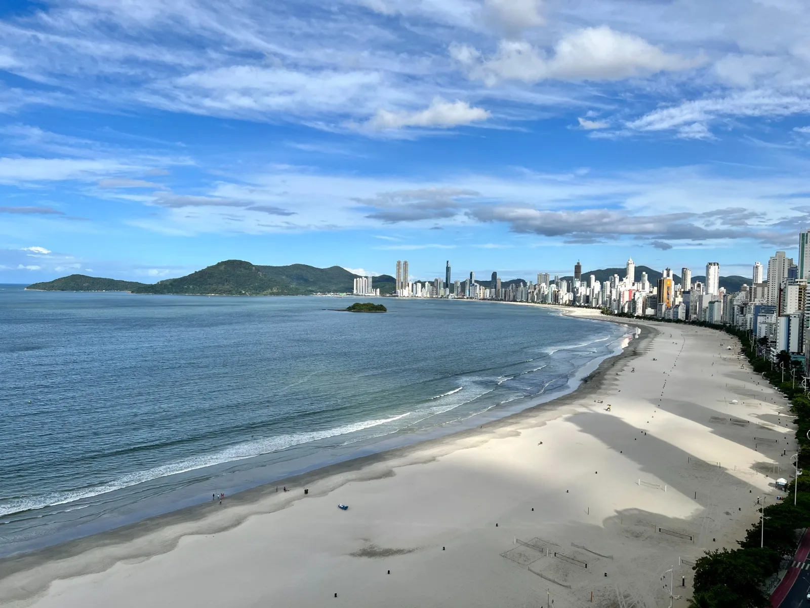 Splendido by Cechinel: Ultra-Luxury Oceanfront Residence in Centro