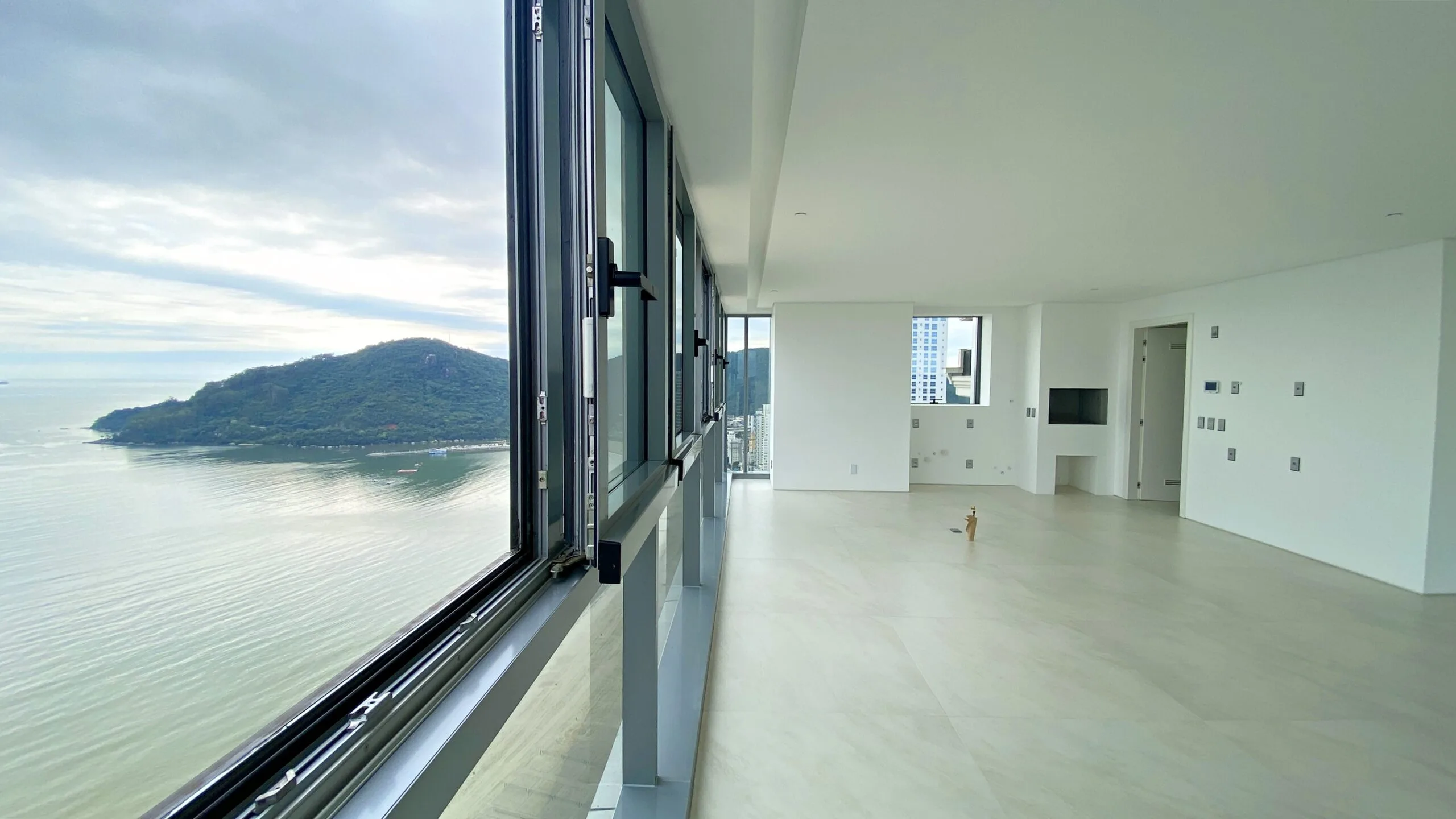 Copenhagen by Cechinel: Ultra-Luxury Oceanfront Residence in Balneário Camboriú