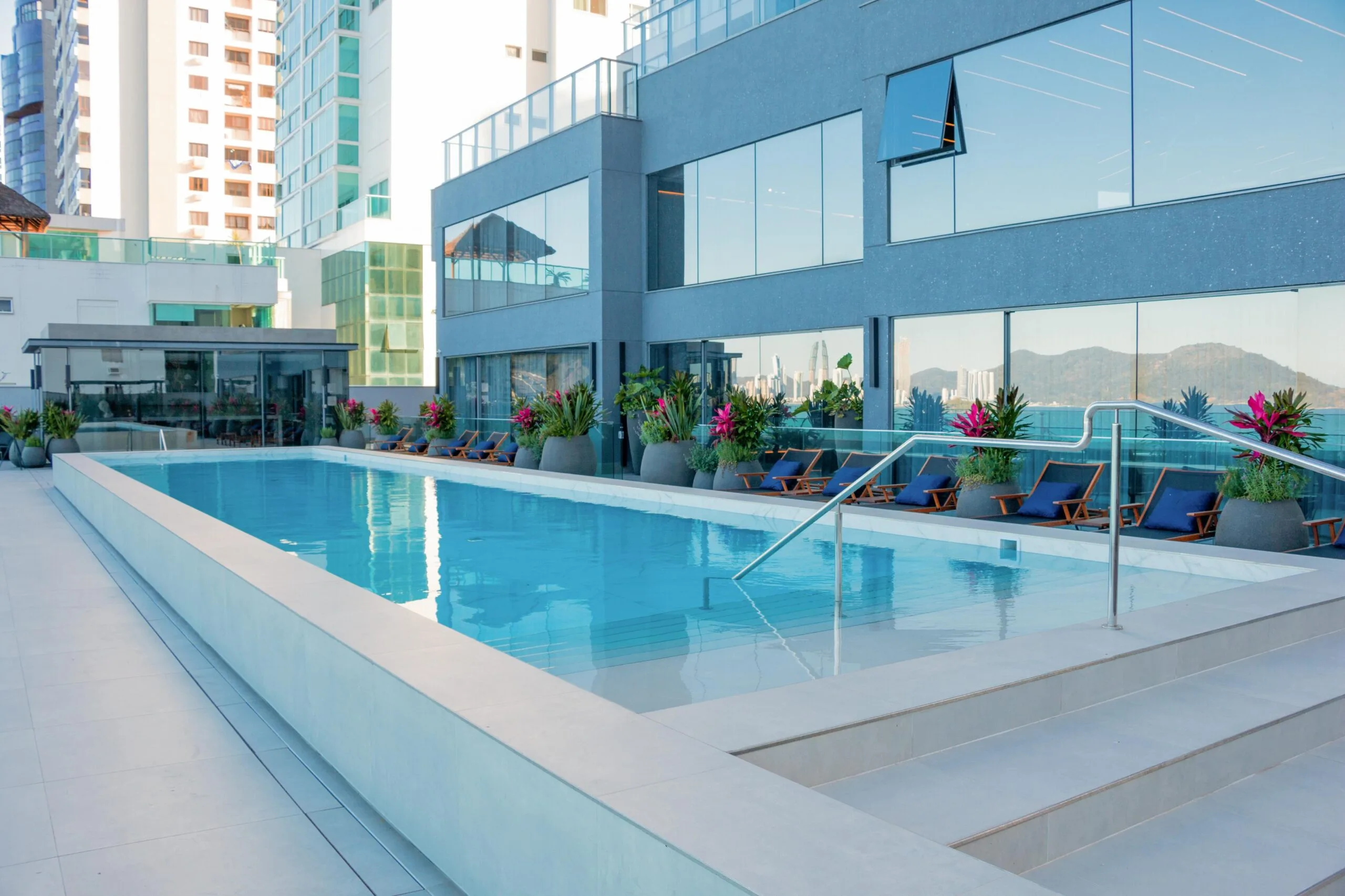 Splendido by Cechinel: Ultra-Luxury Oceanfront Residence in Centro