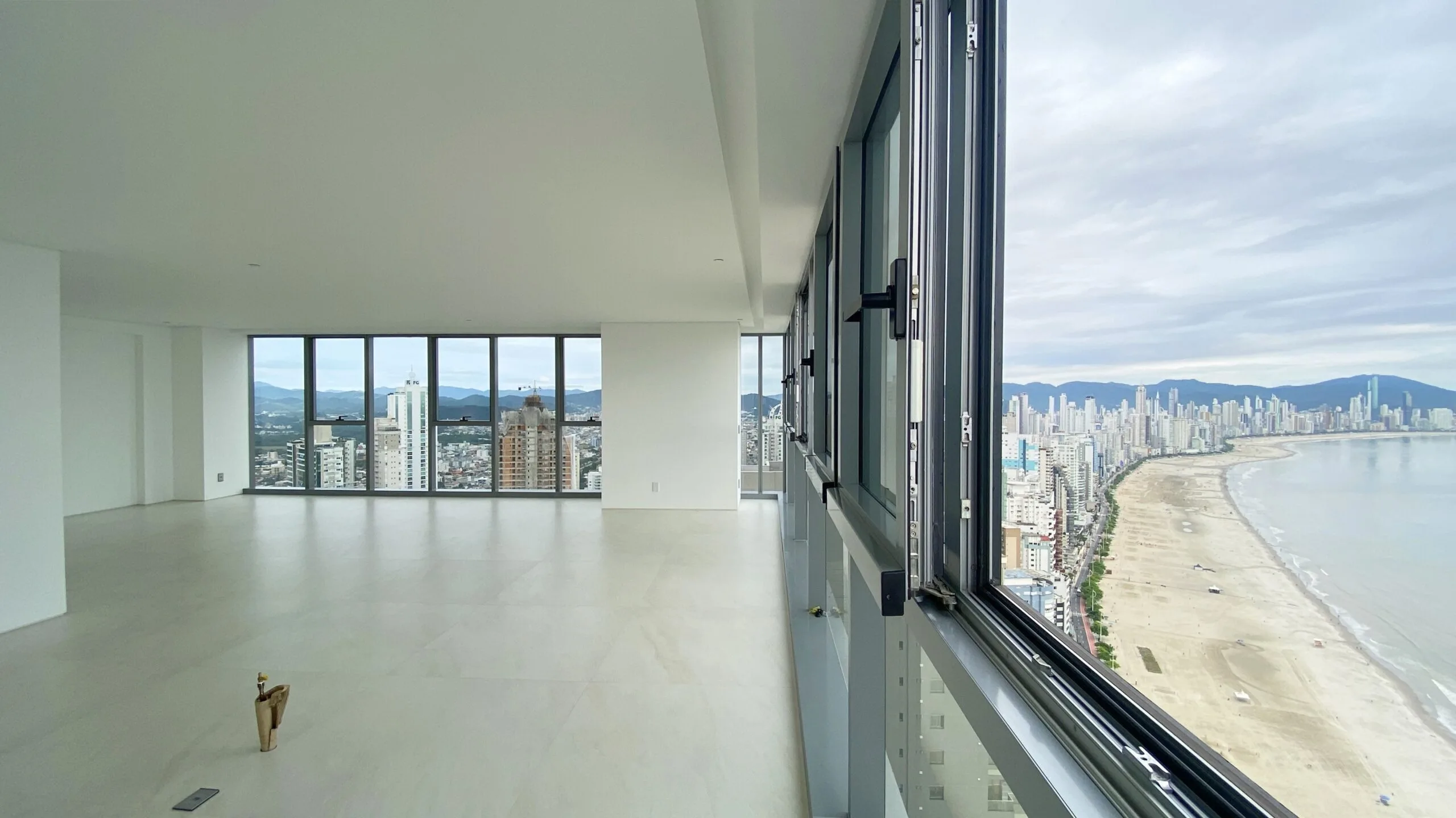 Copenhagen by Cechinel: Ultra-Luxury Oceanfront Residence in Balneário Camboriú