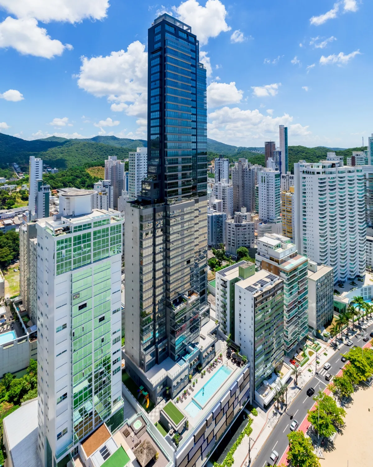 Splendido by Cechinel: Ultra-Luxury Oceanfront Residence in Centro