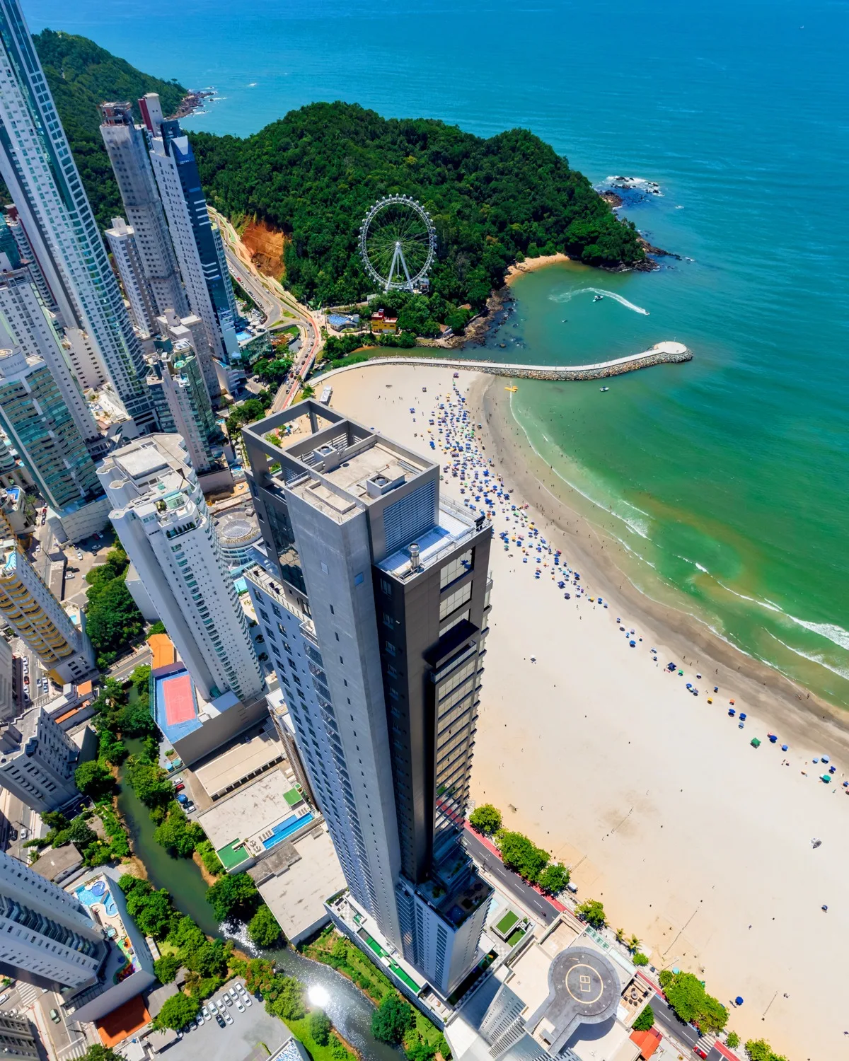 Splendido by Cechinel: Ultra-Luxury Oceanfront Residence in Centro