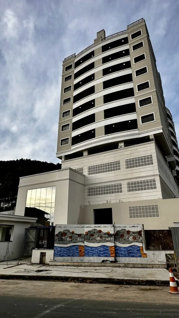 Saco Grande Residences: Premium House with Bay Views in Florianópolis