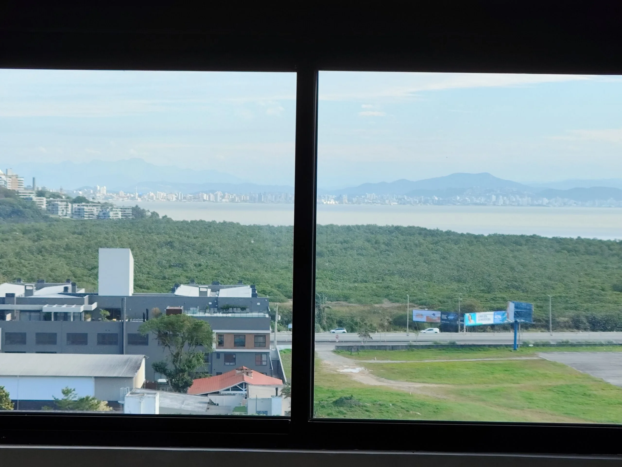 Saco Grande Residences: Premium House with Bay Views in Florianópolis