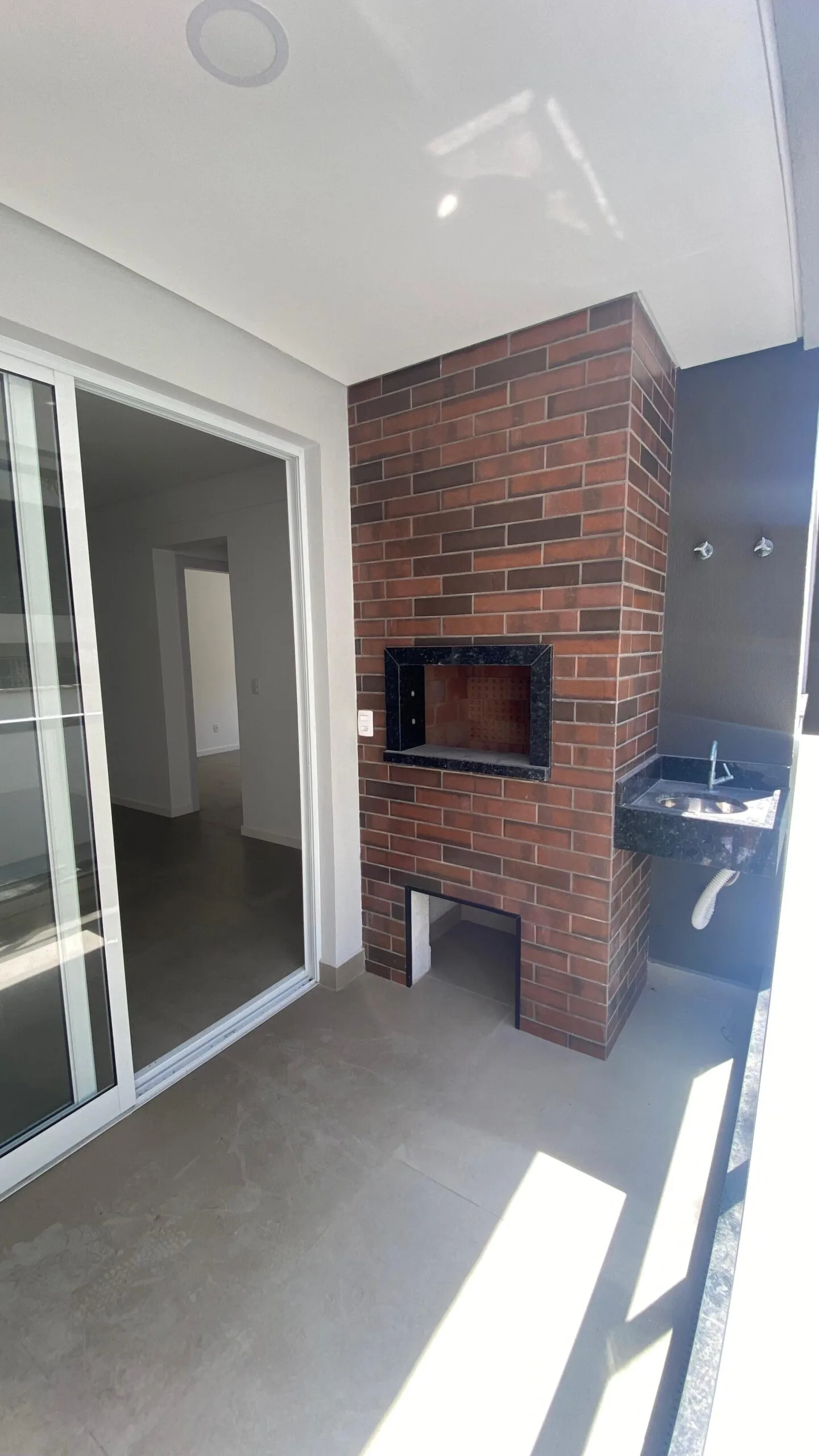 Contemporary Residence in Ingleses, Florianópolis