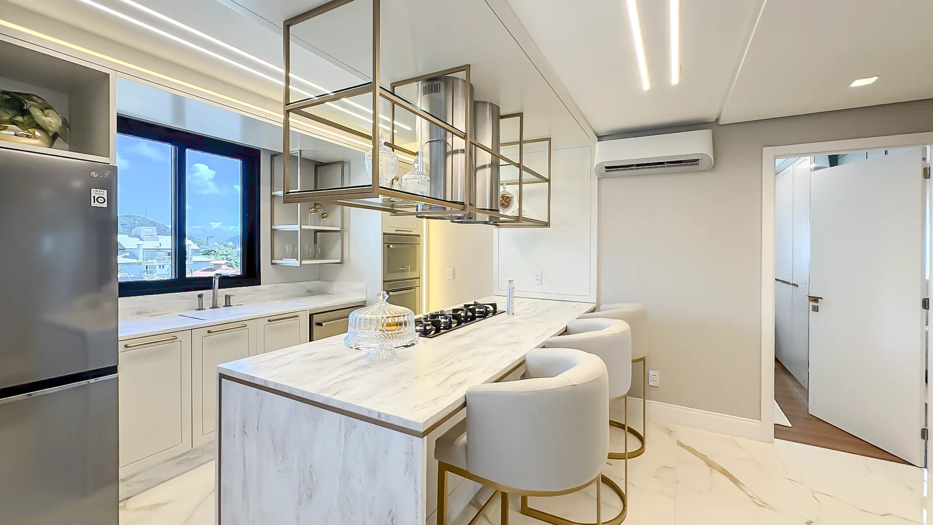 Authentique by Agnes: Luxury House with Ocean Views in Florianópolis