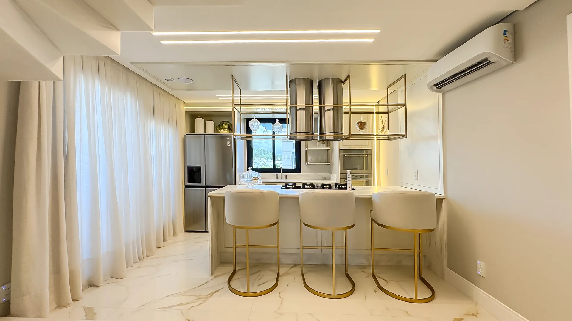 Authentique by Agnes: Luxury House with Ocean Views in Florianópolis