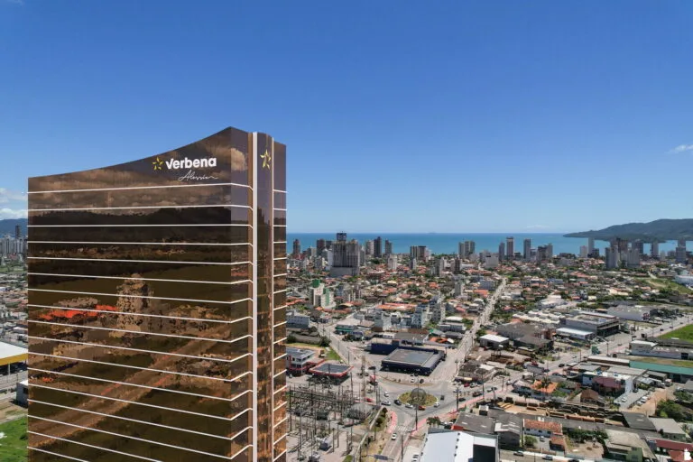 Verbena Alessio: Contemporary Studio in Balneário Perequê — Balneário Perequê, Porto Belo