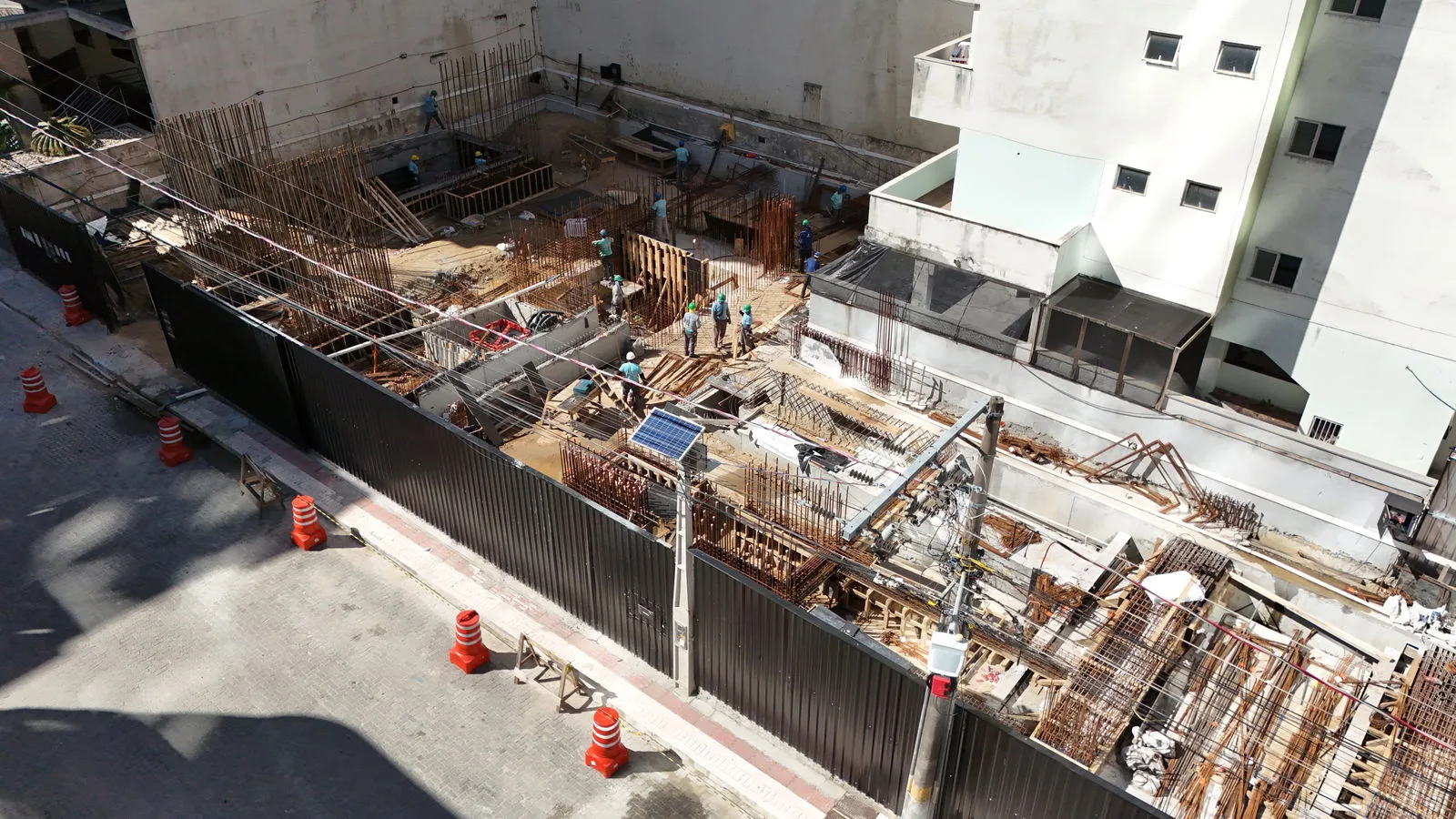 Vitreo 271: Luxury House with Private Pool in Itapema