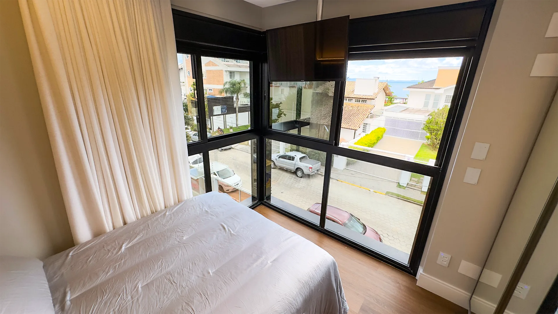 Authentique Jurerê: Luxury Oceanview Residence in Florianópolis