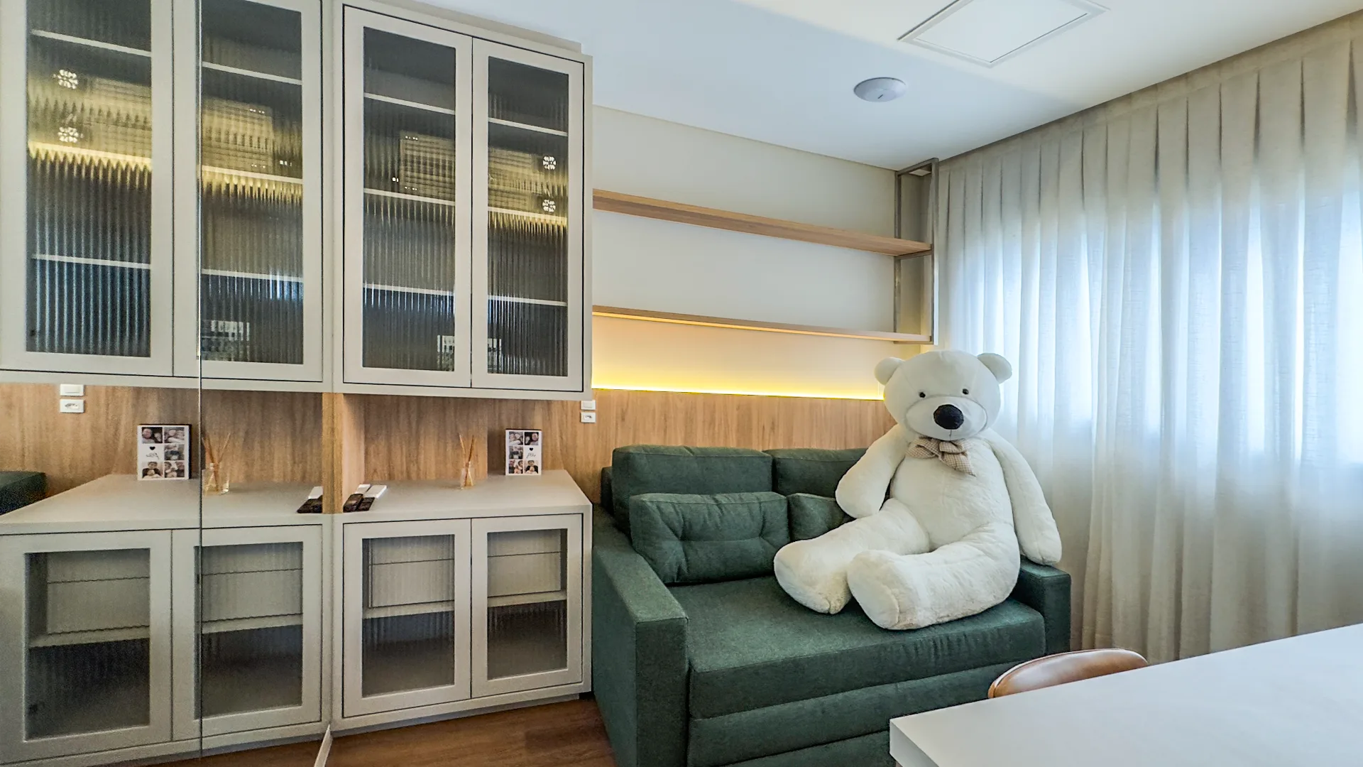 Authentique Jurerê: Luxury Oceanview Residence in Florianópolis