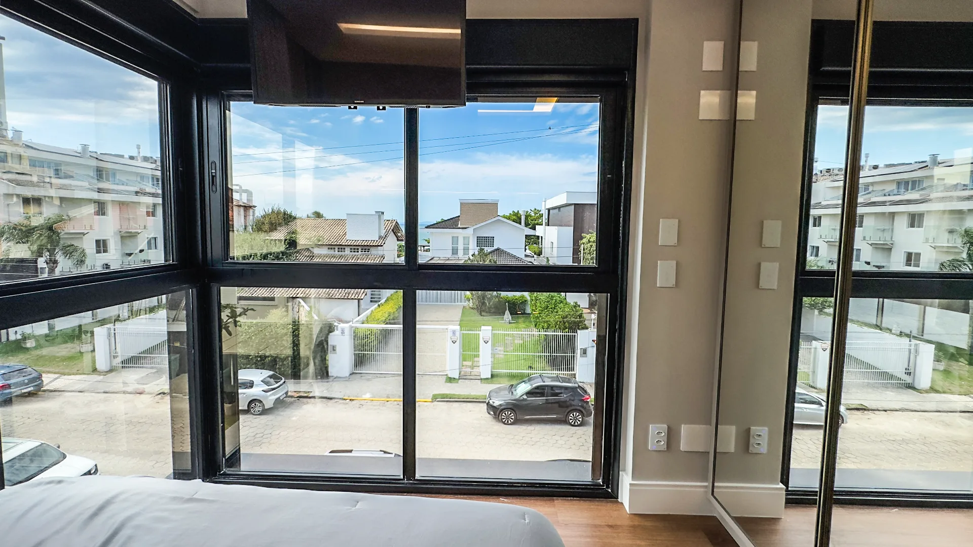 Authentique Jurerê: Luxury Oceanview Residence in Florianópolis