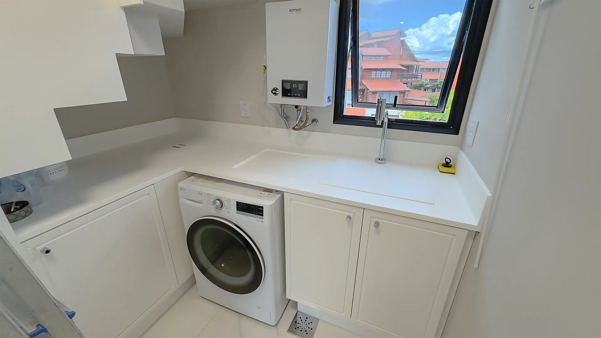 Authentique Jurerê: Luxury Oceanview Residence in Florianópolis