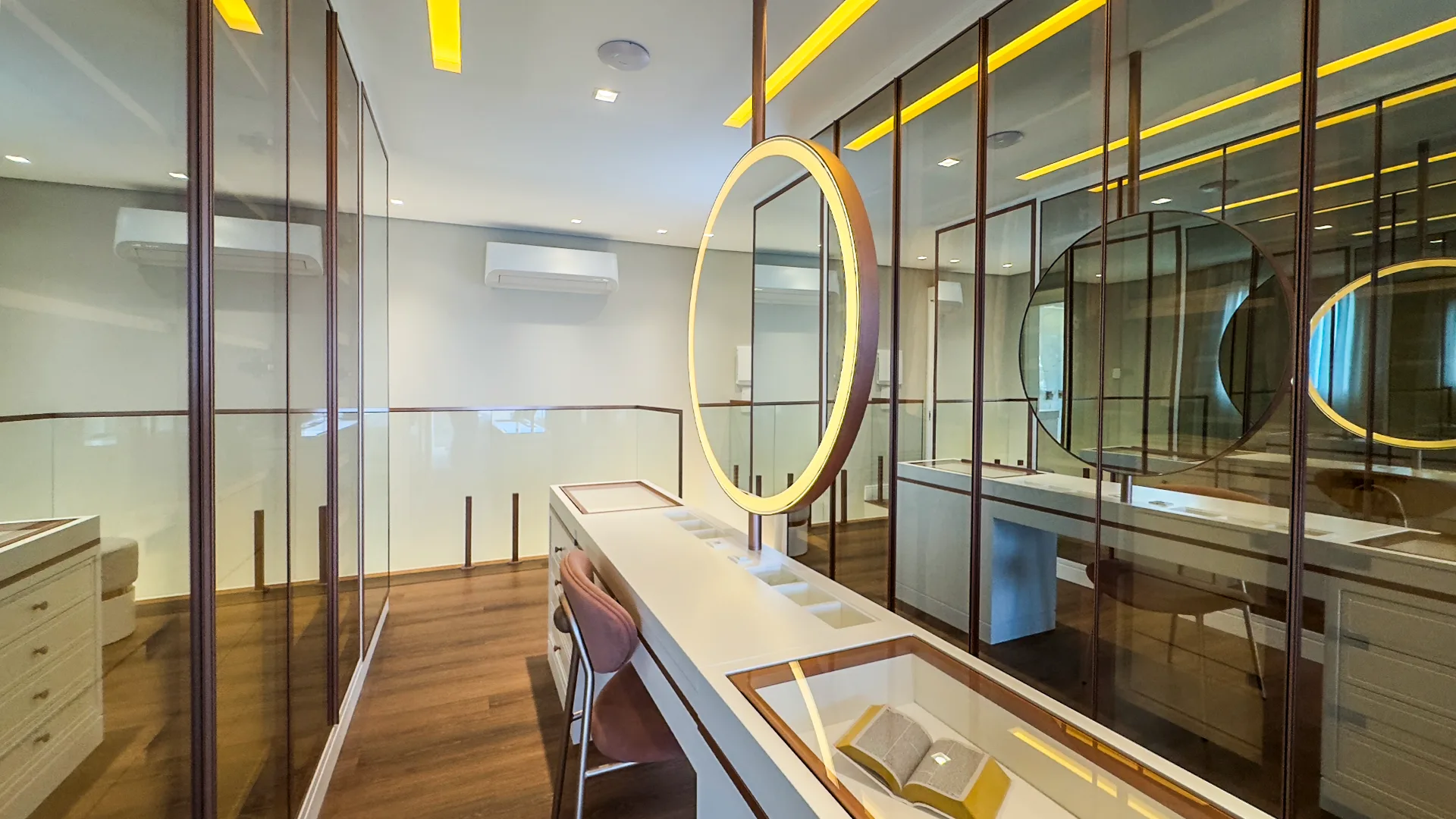 Authentique Jurerê: Luxury Oceanview Residence in Florianópolis