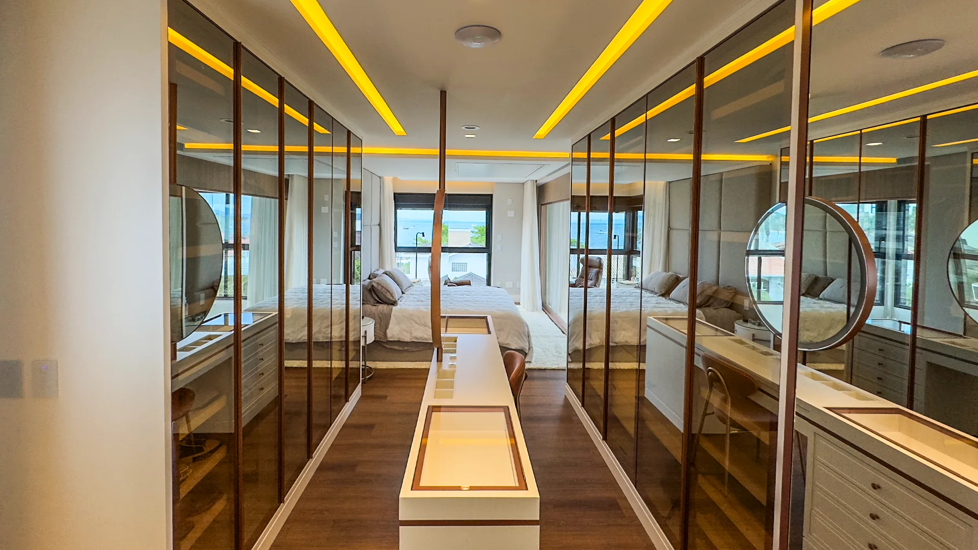 Authentique Jurerê: Luxury Oceanview Residence in Florianópolis