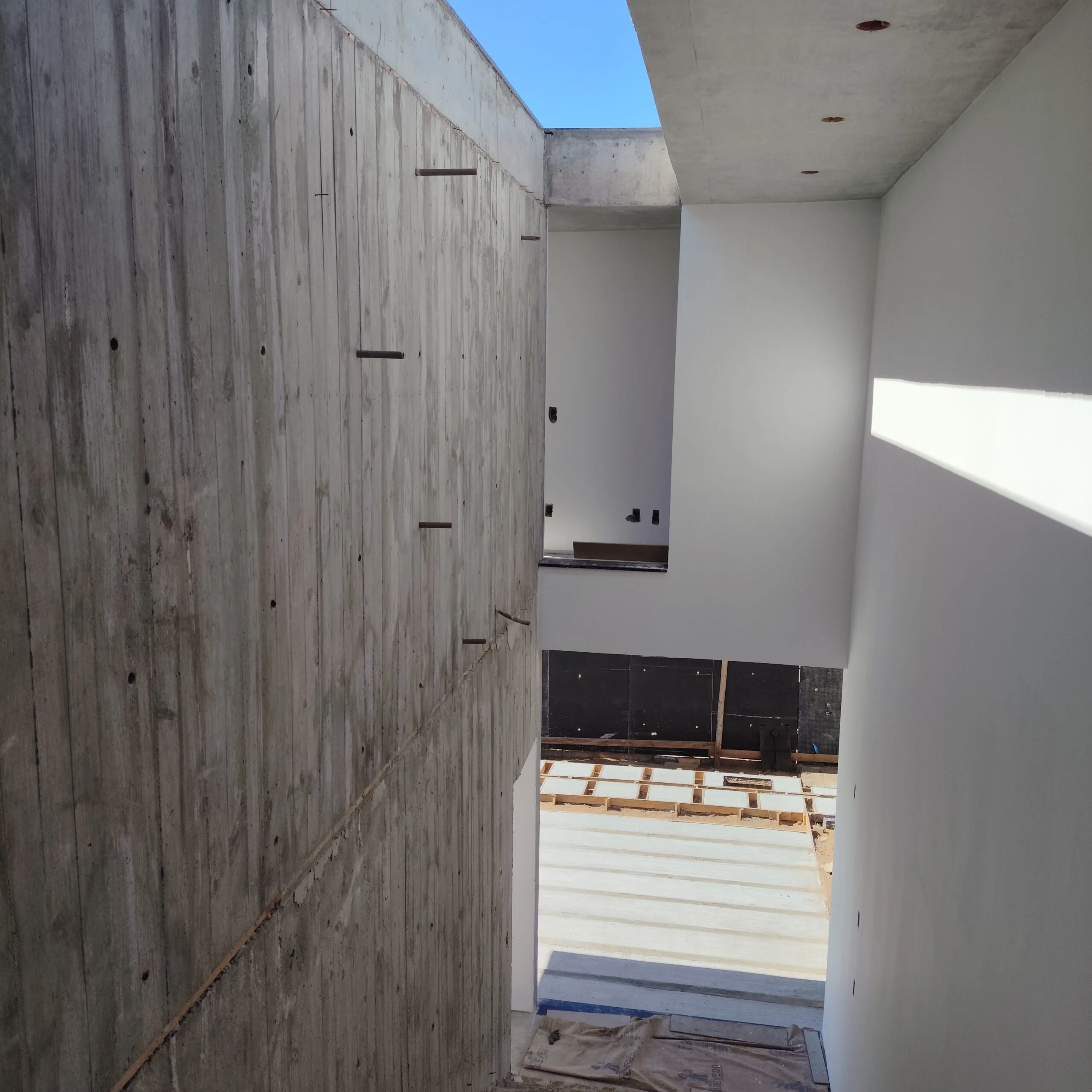 Brutalist-Style Smart Home with Private Garden in Florianópolis