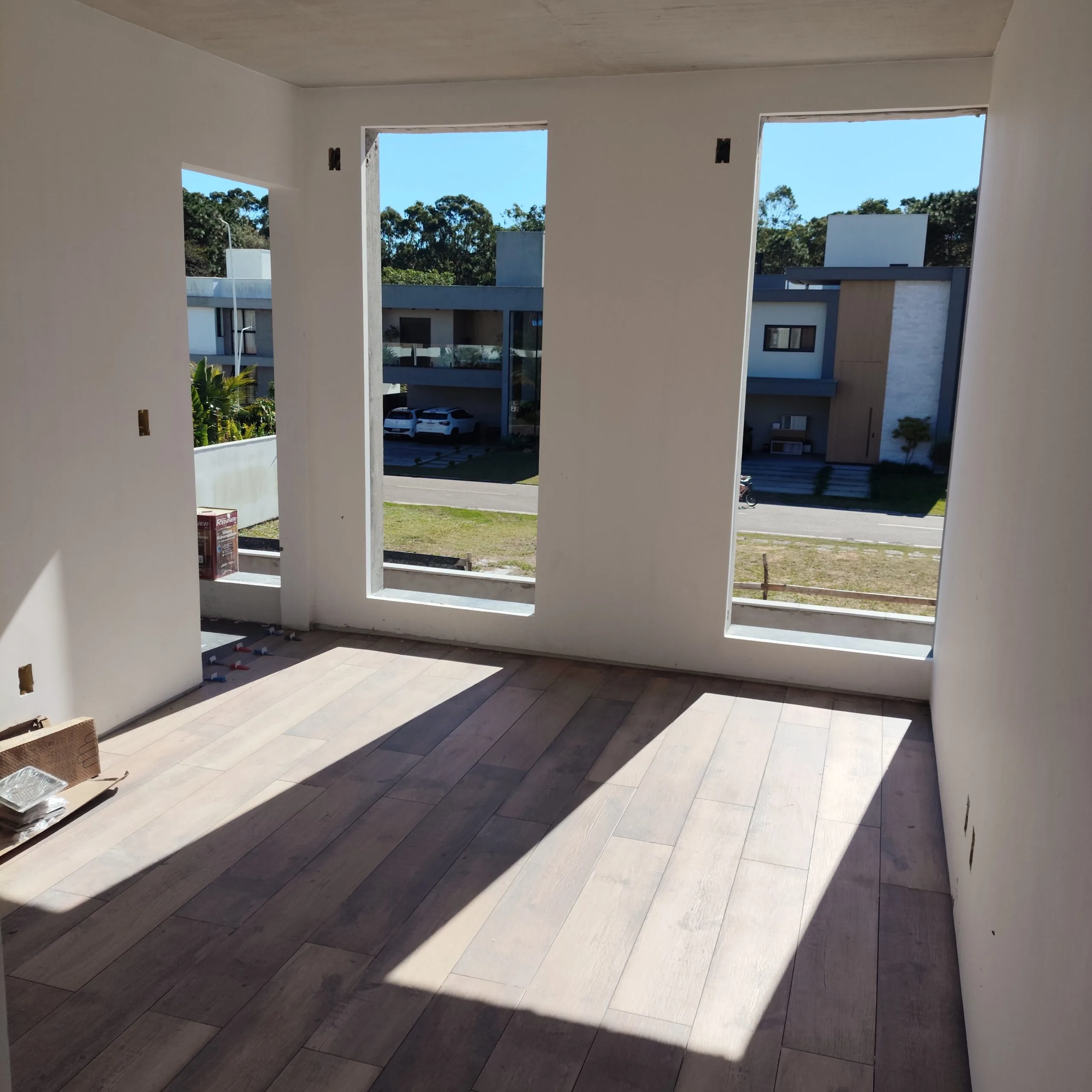 Brutalist-Style Smart Home with Private Garden in Florianópolis