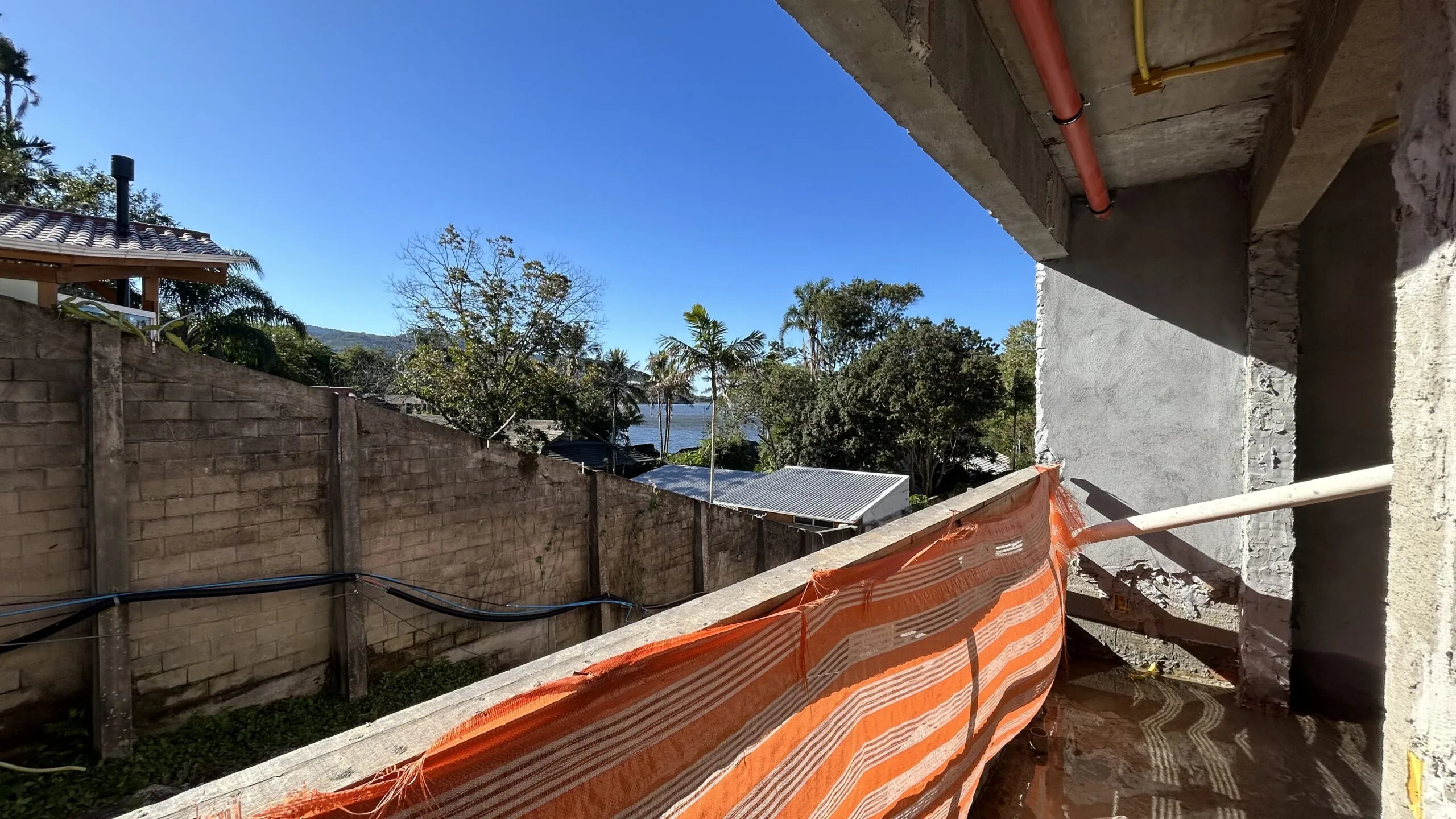 Moradas do Canto: Ultra-Luxury Suspended Mansion with Lagoon Views in Florianópolis
