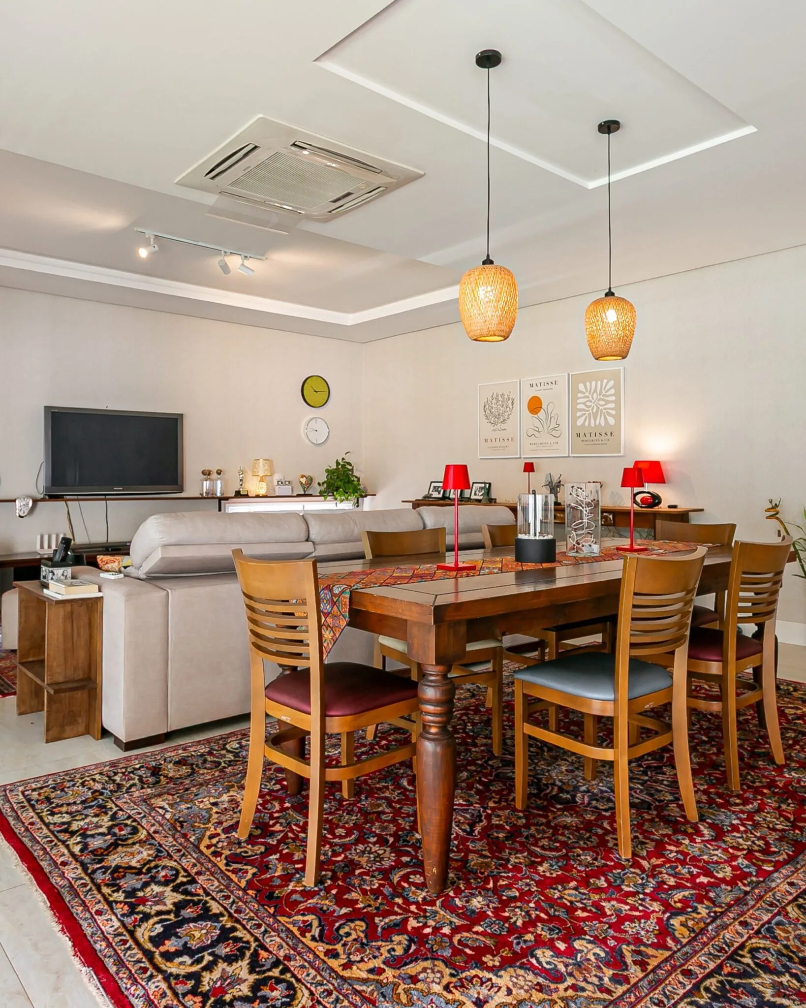 Porto da Lagoa: Ultra-Luxury Residence with Lagoon Vistas in Florianópolis