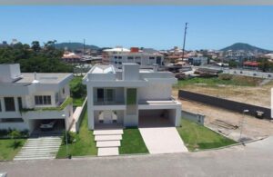 House for sale Ingleses Florianópolis in a gated community