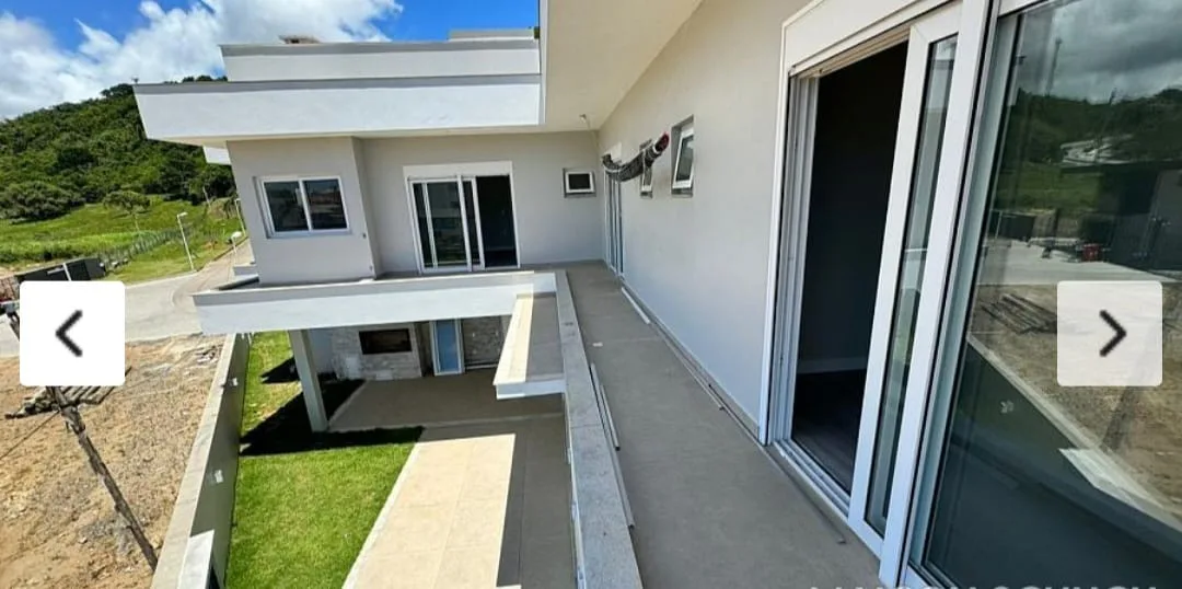 Contemporary Luxury House with Private Pool in Florianópolis