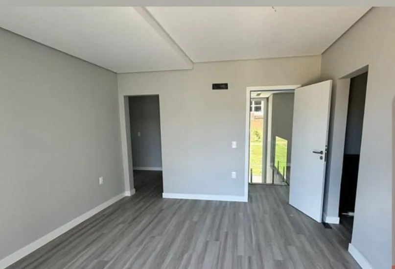 Contemporary Luxury House with Private Pool in Florianópolis