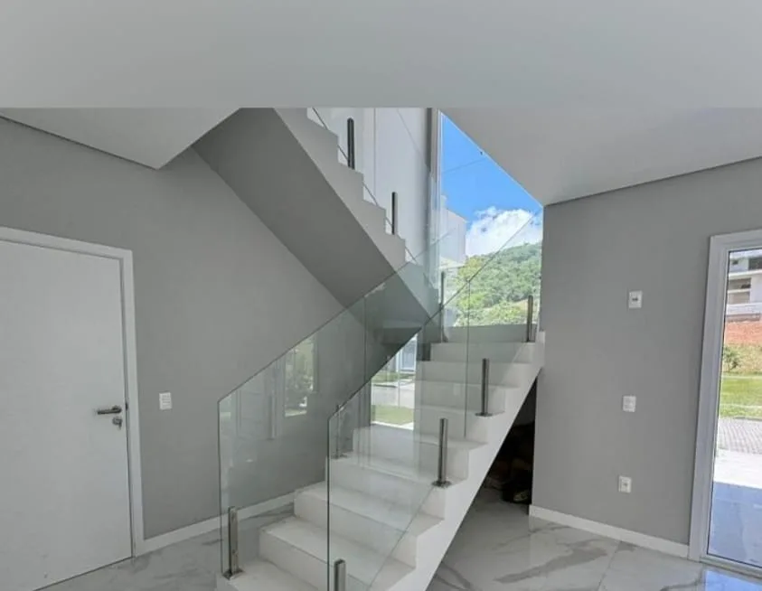 Contemporary Luxury House with Private Pool in Florianópolis