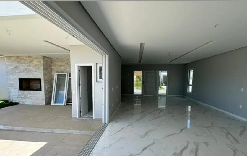 Contemporary Luxury House with Private Pool in Florianópolis