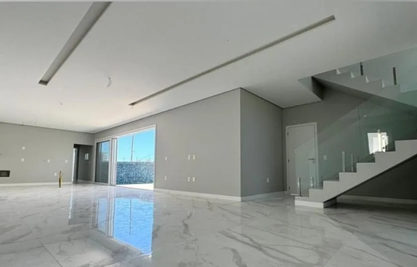 Contemporary Luxury House with Private Pool in Florianópolis