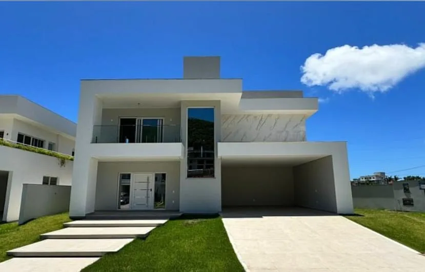 Contemporary Luxury House with Private Pool in Florianópolis