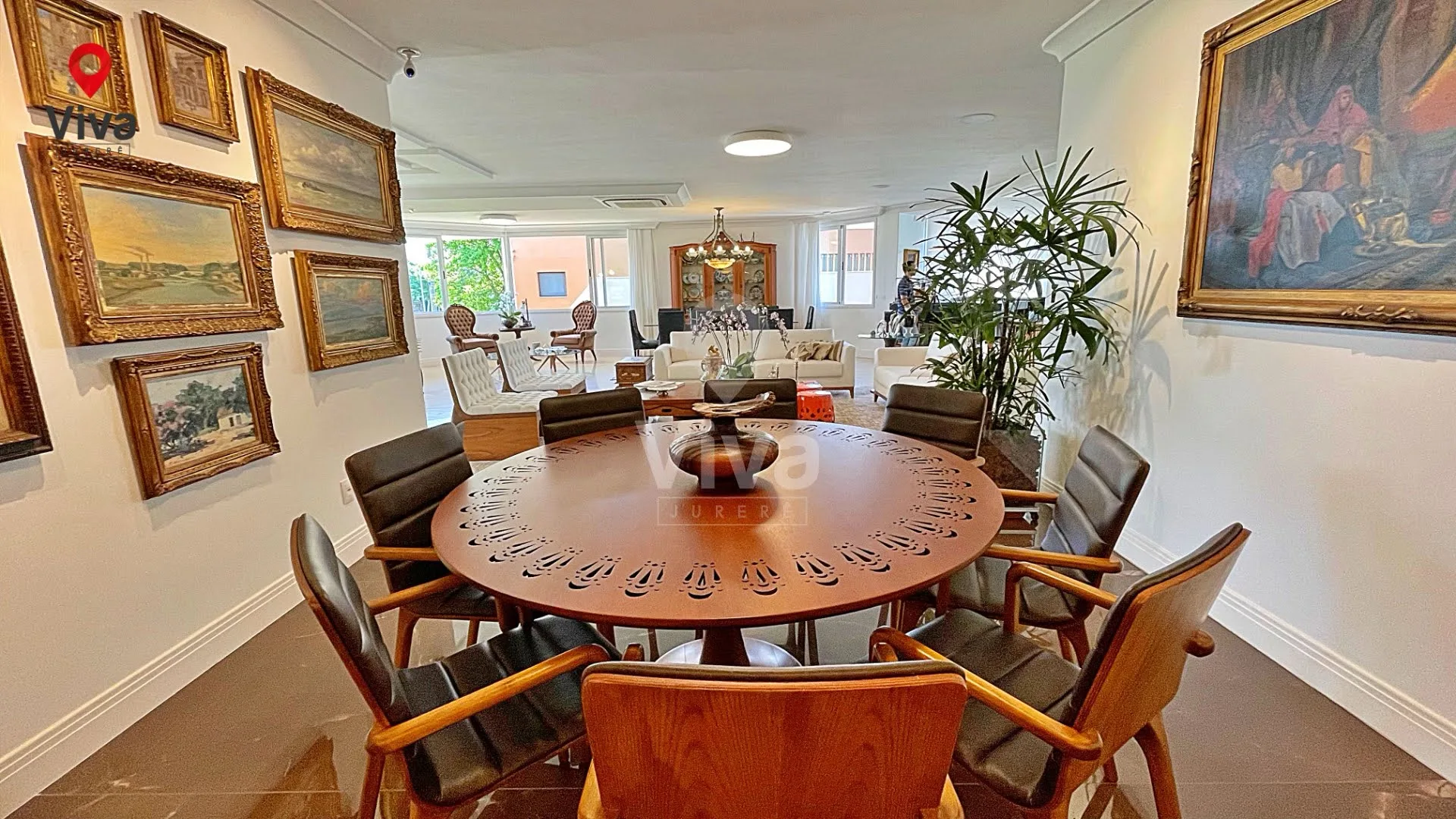 Jurerê Internacional: Ultra-Luxury Beachside House in Florianópolis