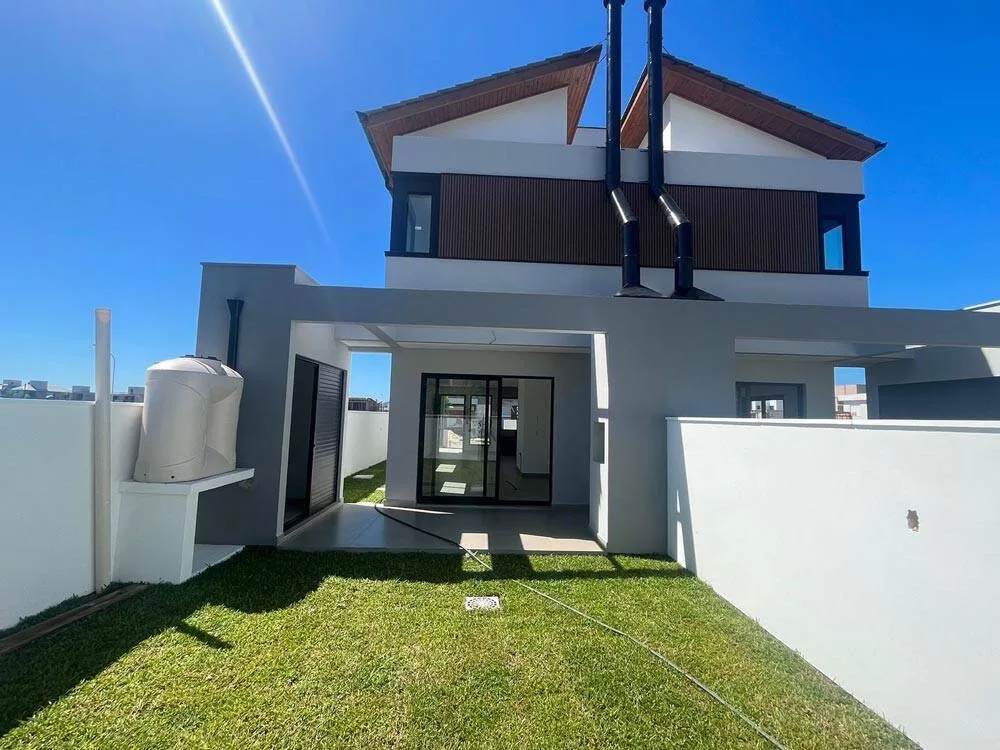 Del Rey Eco Residence: Premium House with Private Garden in Florianópolis