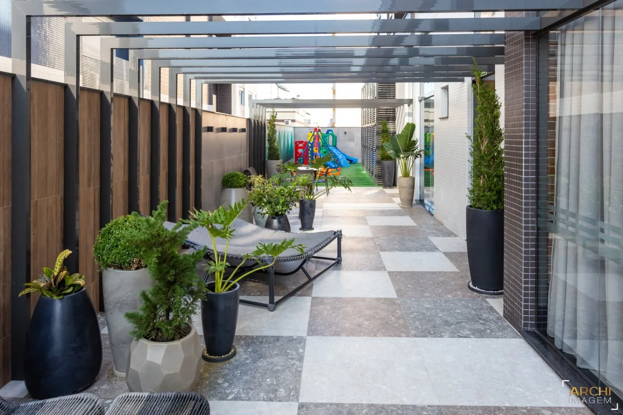 Saint Laurent Residence: Luxury Oceanfront House in Itapema