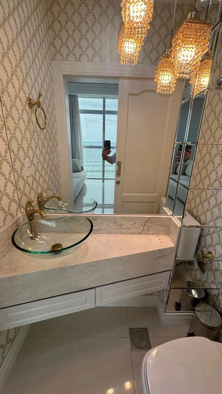 Ville de France: Luxury Oceanfront Apartment in Itapema