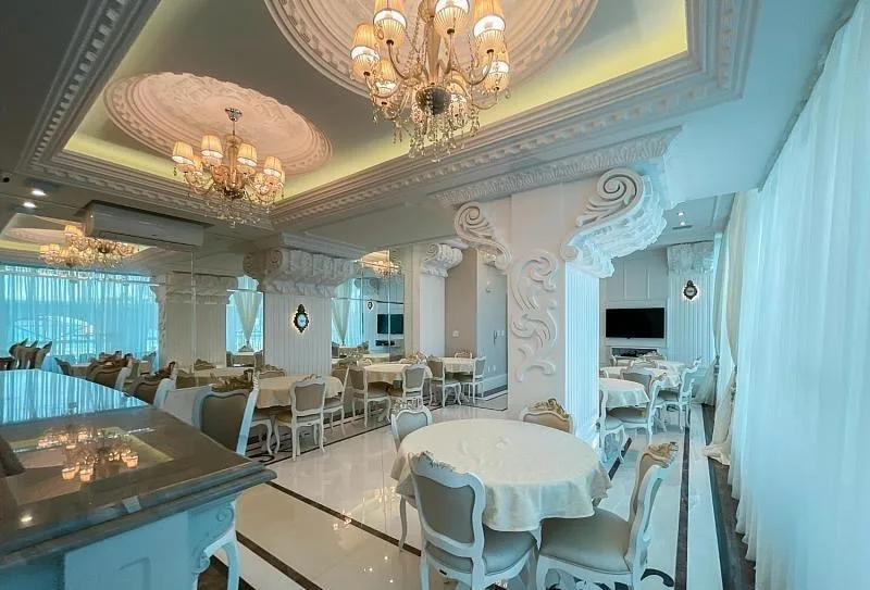 Ville de France: Luxury Oceanfront Apartment in Itapema