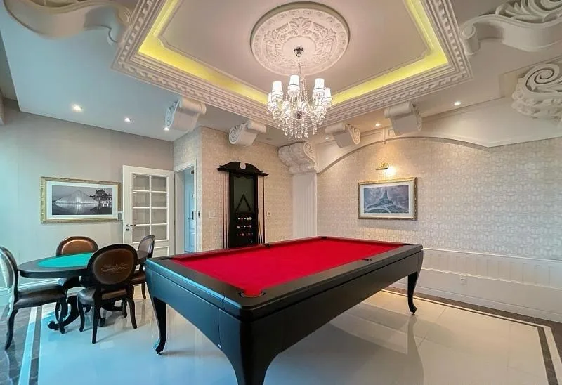 Ville de France: Luxury Oceanfront Apartment in Itapema