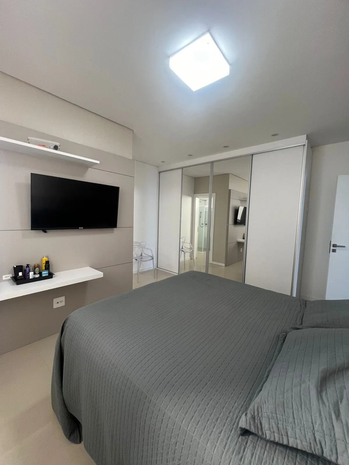 Infinity Blue: Luxury Oceanfront Apartment in Itapema