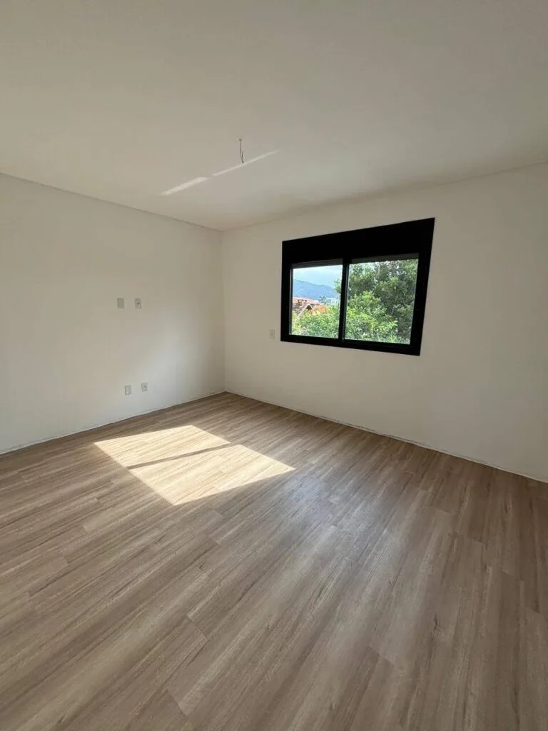 Malibu Eco Residence: Premium House with Private Garden in Florianópolis