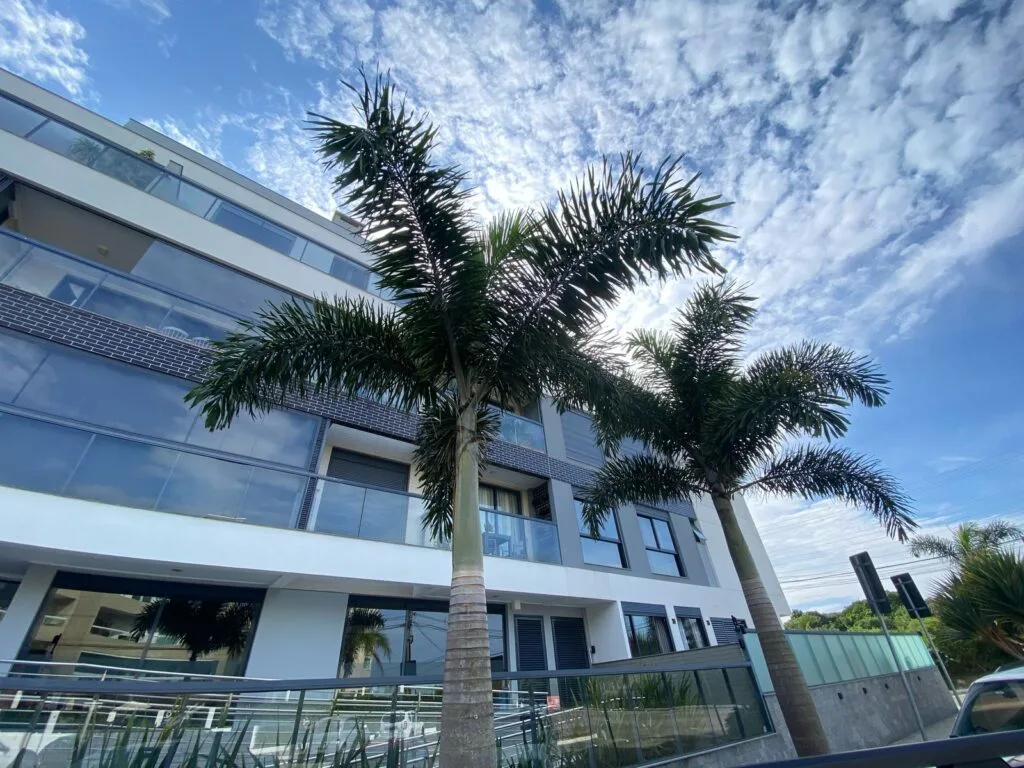 Novo Campeche: Luxury Residence with Panoramic Island Views in Florianópolis