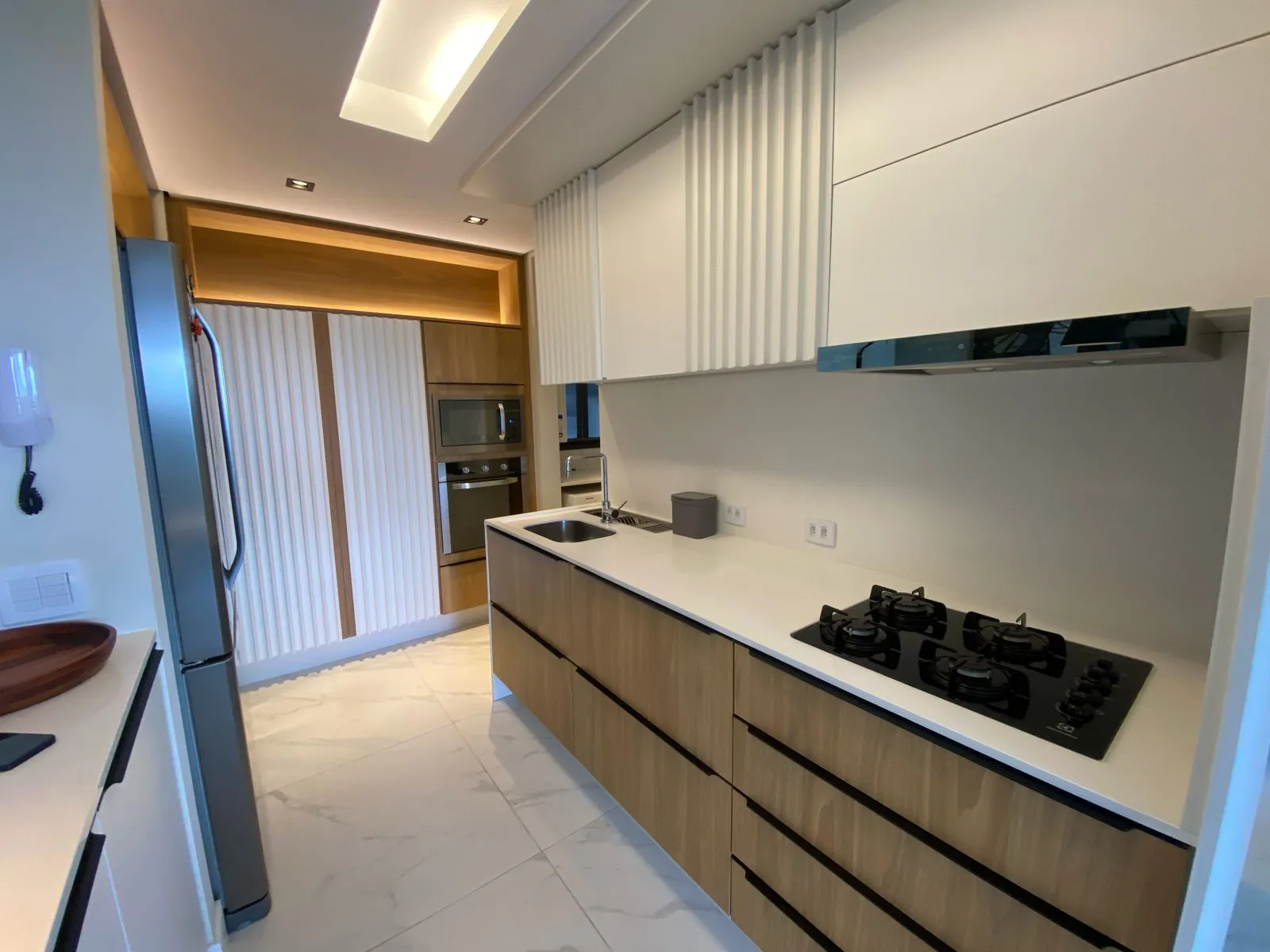 Novo Campeche: Luxury Residence with Panoramic Island Views in Florianópolis