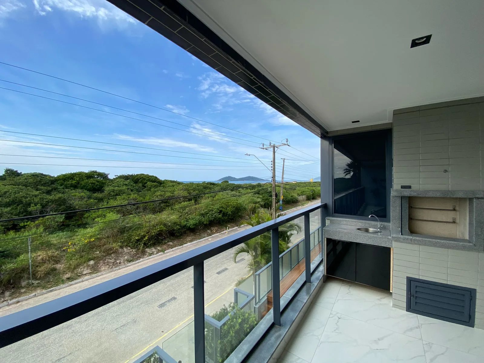 Novo Campeche: Luxury Residence with Panoramic Island Views in Florianópolis