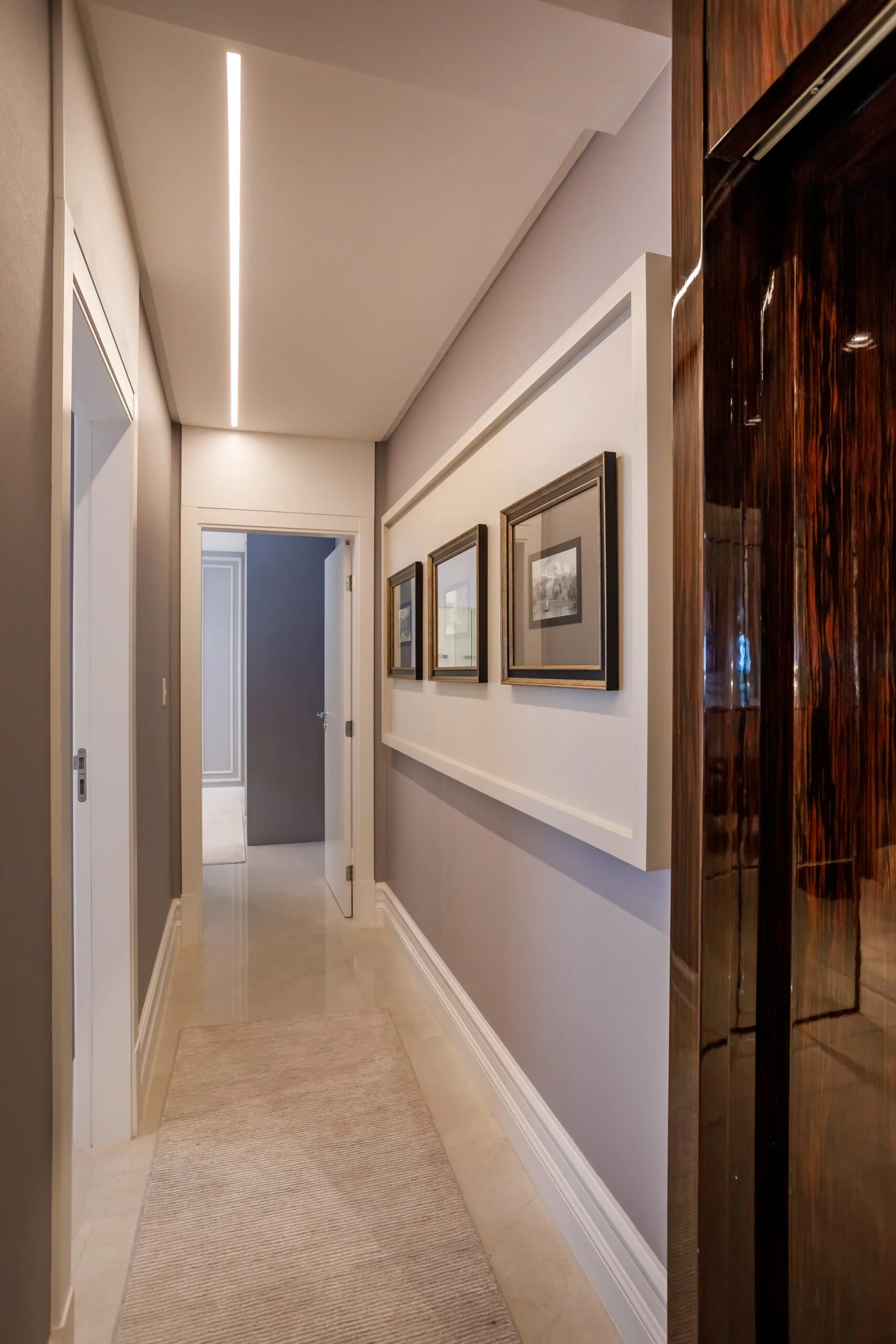 CNA Cartier Residence: Ultra-Luxury Oceanfront Apartment in Meia Praia